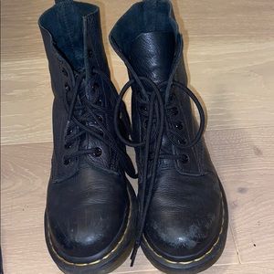 Black dr martens